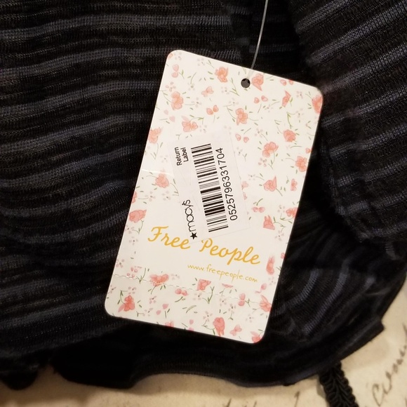 FREE PEOPLE TOP - Picture 3 of 4